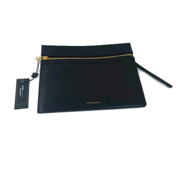 BCBG penelope wristlet NWT - Picture 1 of 5